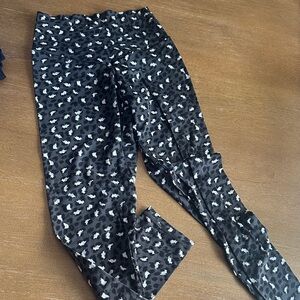 Aerie Black and White Leopard Print Leggings